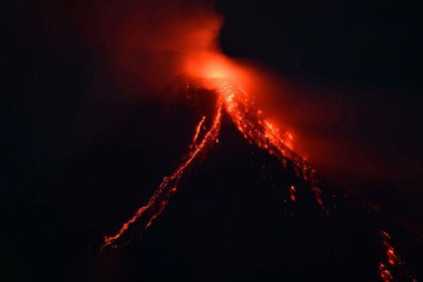 Filipinler'de Mayon Yanardağı'nda patlama