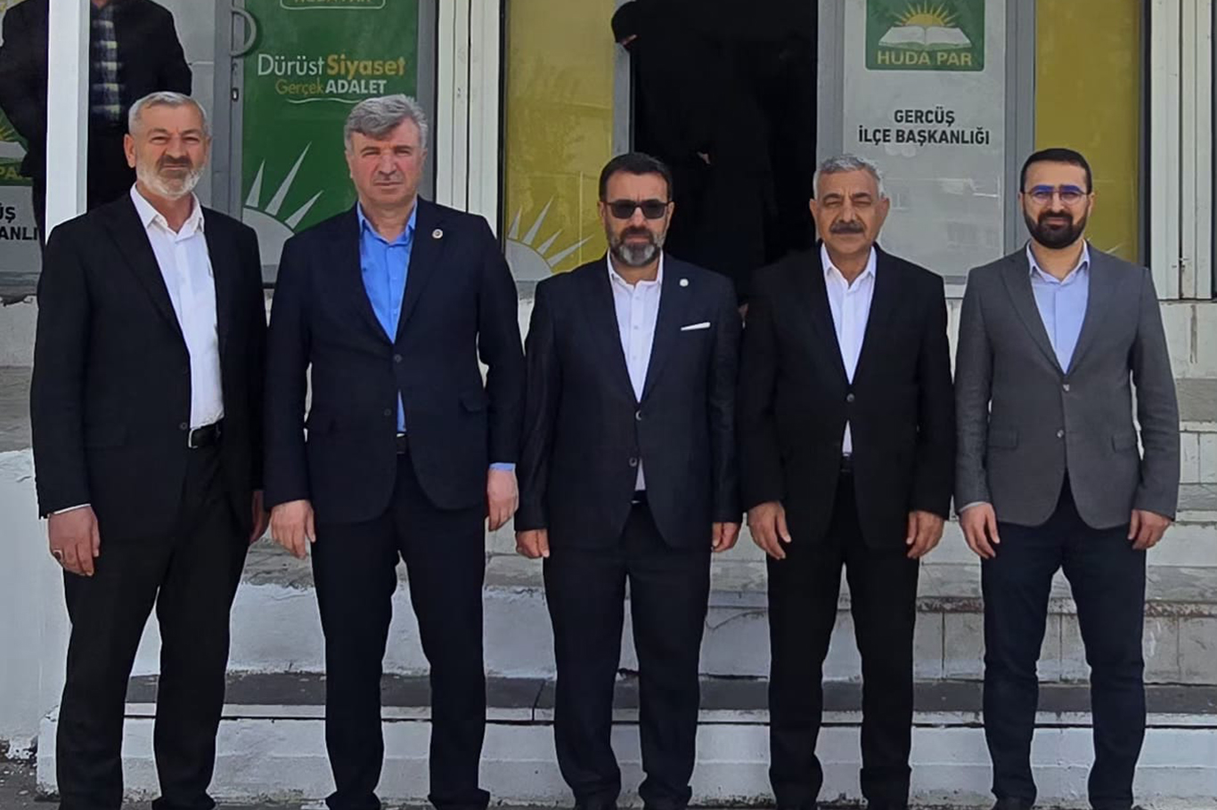 Kayapınar Belediye Başkanı Özhan, HÜDA PAR Gercüş İlçe Kongresi'ne katıldı