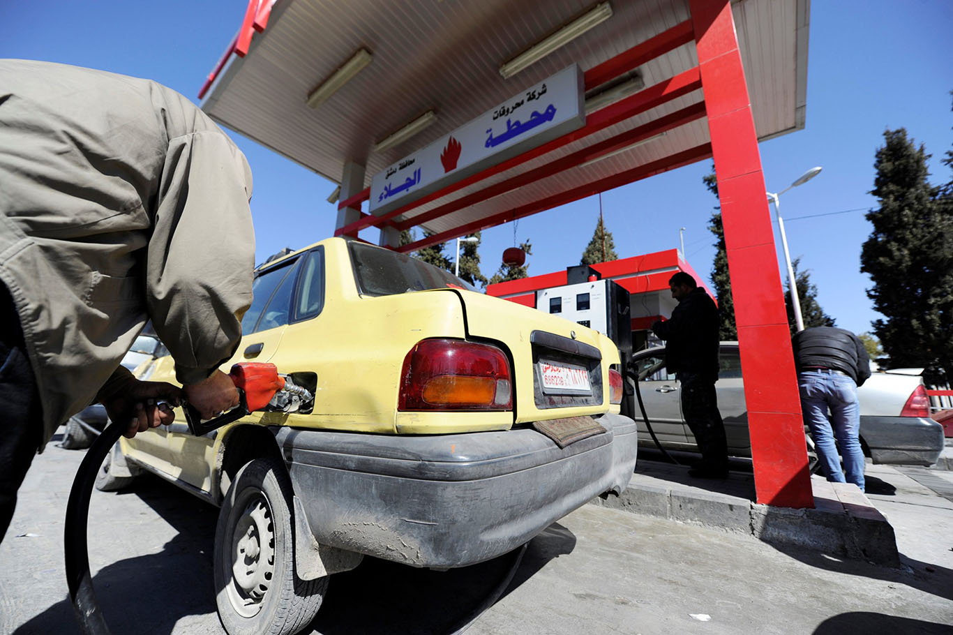 Suriye'de yakıt ve gaz fiyatlarına zam