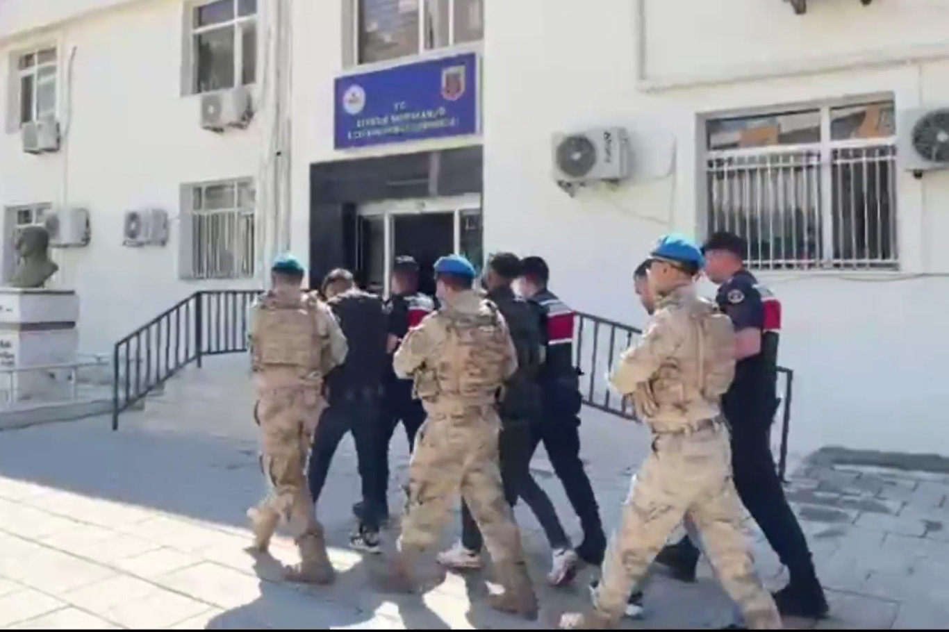 Diyarbakır ve Mersin’de uyuşturucu operasyonu: 87 tutuklama