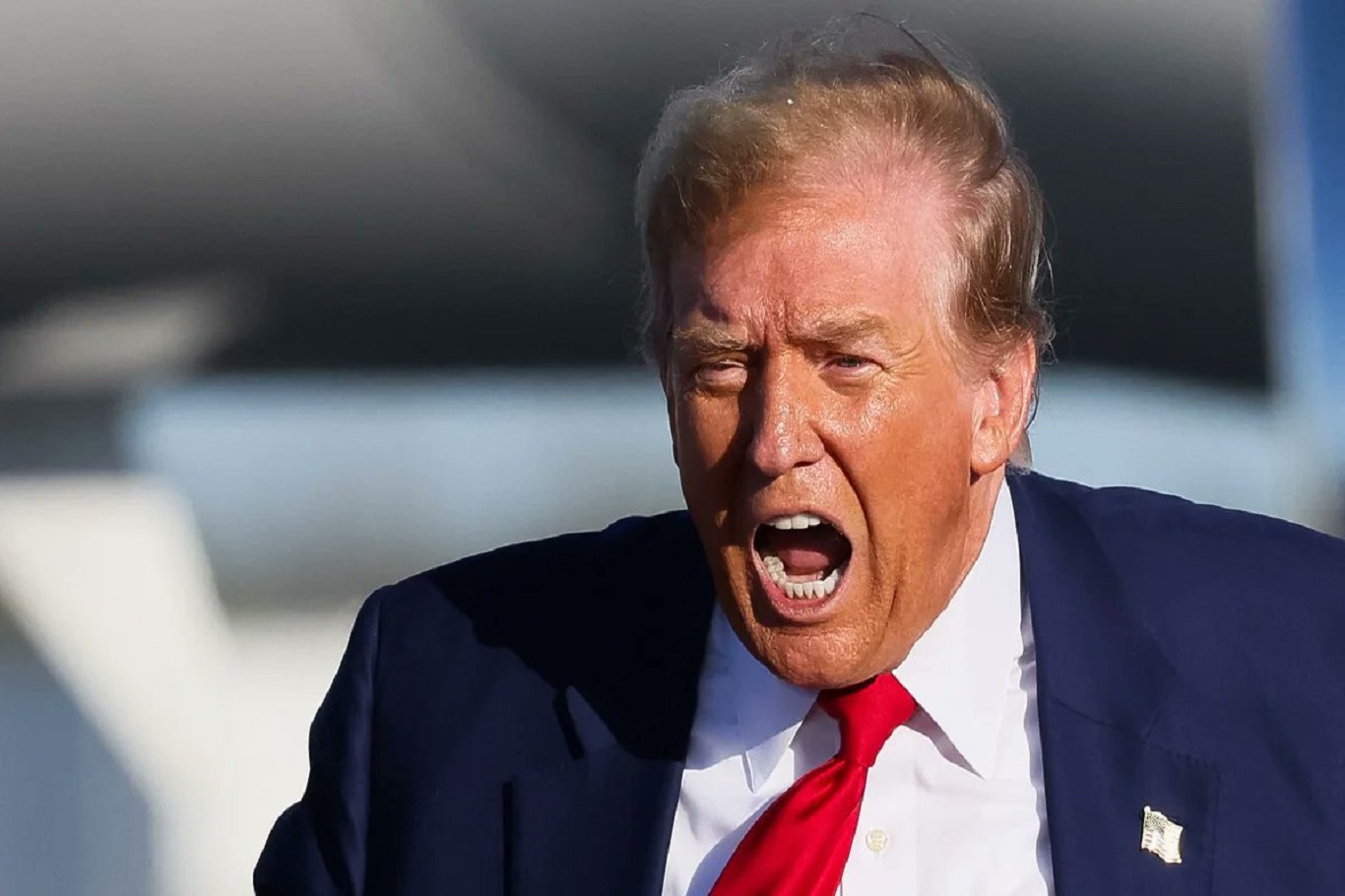 Mahkemeden istediği sonuç çıkmayınca, Trump kendi atadığı yargıçları ülkeye zarar vermekle suçladı