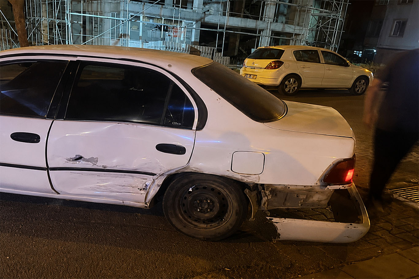 Şanlıurfa’da motosiklet ile otomobil çarpıştı: 3 yaralı