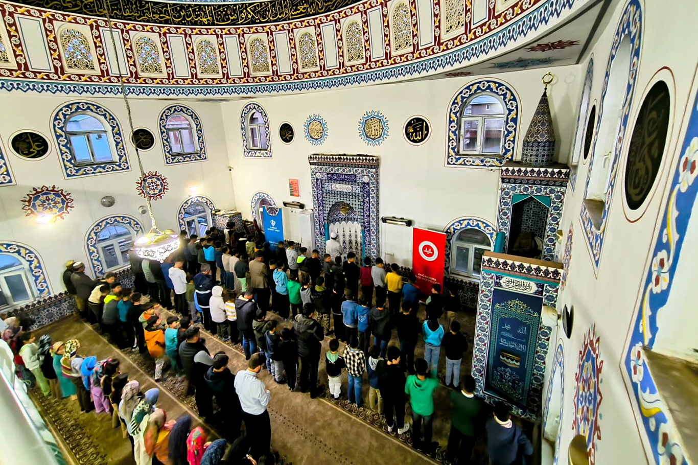 6 bin çocuk cami ile buluştu 