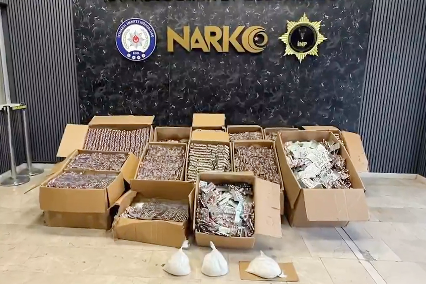 İstanbul'da 560 bin sentetik hap ile 3 kilogram uyuşturucu ele geçirildi