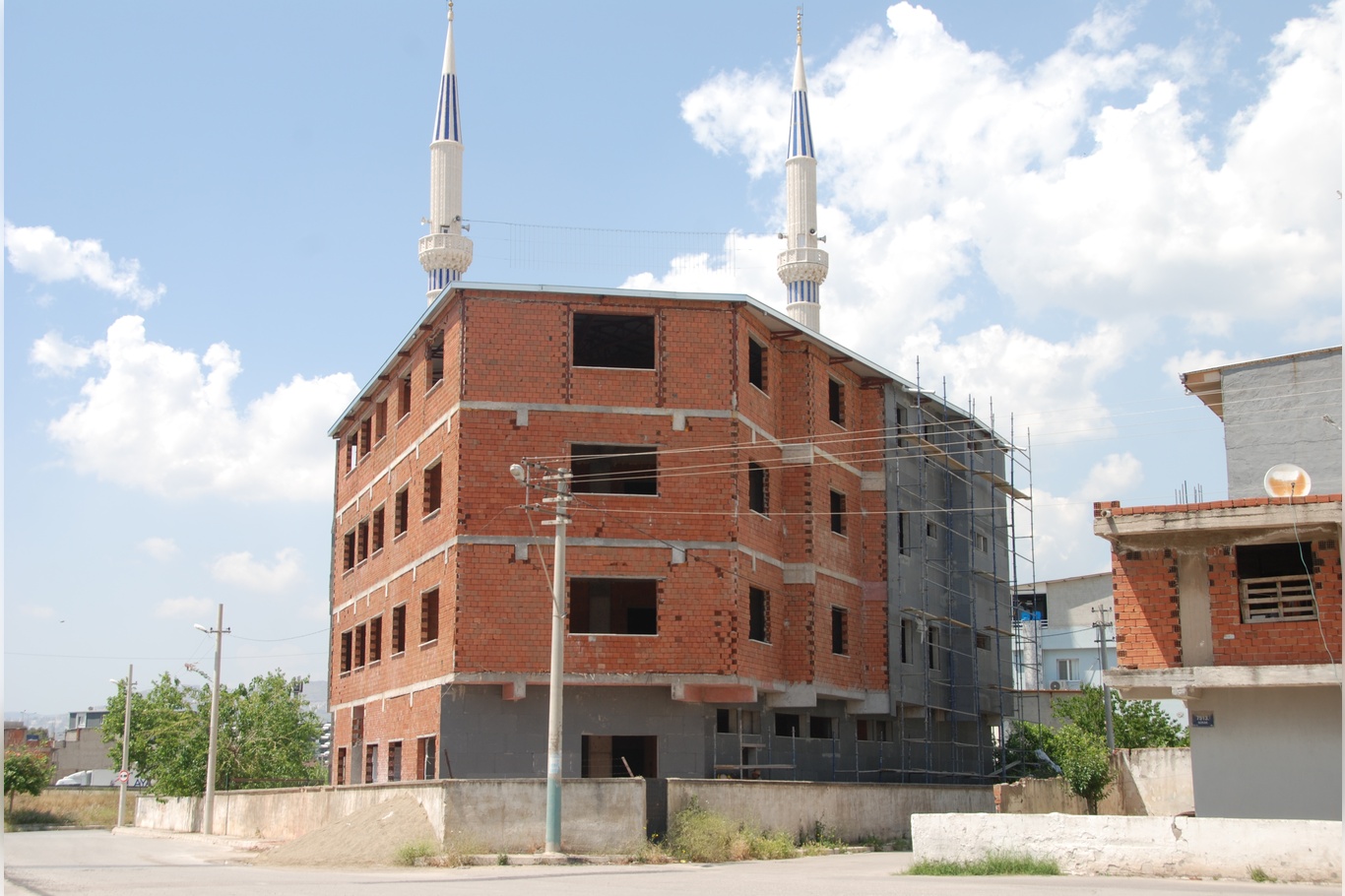 İzmir’de yatılı erkek Kur’an kursu için örnek mücadele