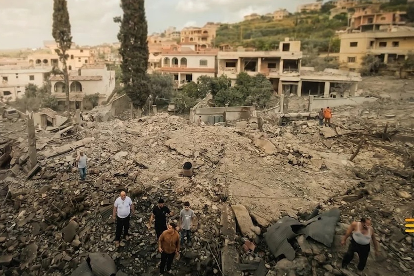 Siyonistlerin, Güney Lübnan'a düzenlediği saldırılarda en az 29 kişi can verdi