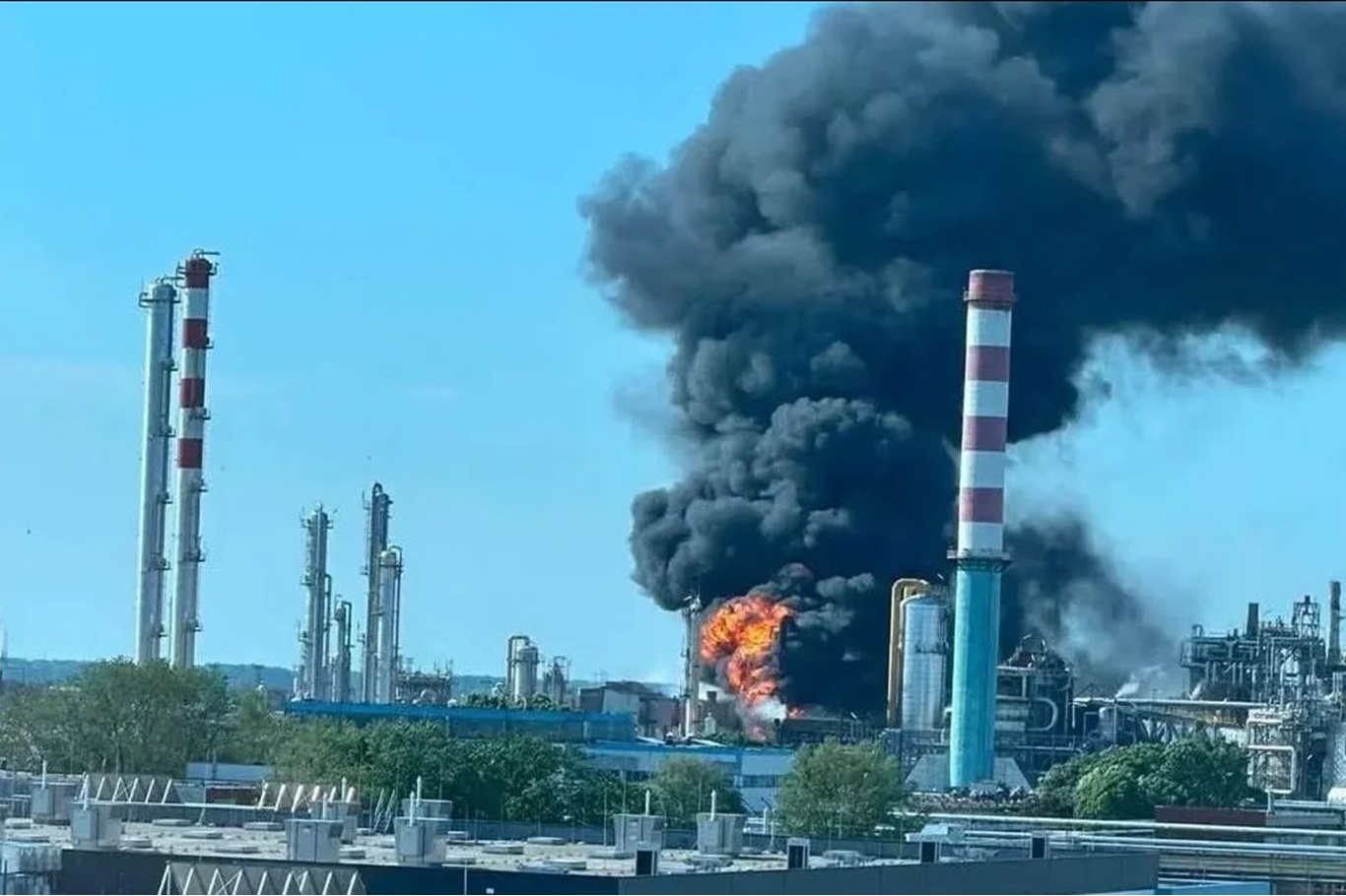 Macaristan'da petrokimya tesisinde patlama: Bir ölü 8 yaralı                                                          