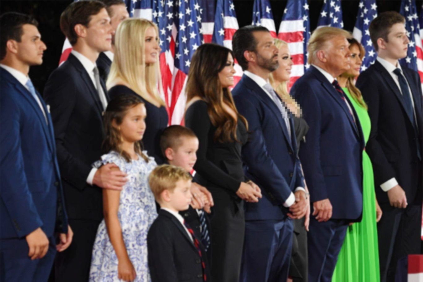 Trump kendisine ve ailesine "ömür boyu dokunulmazlık" tanıdı