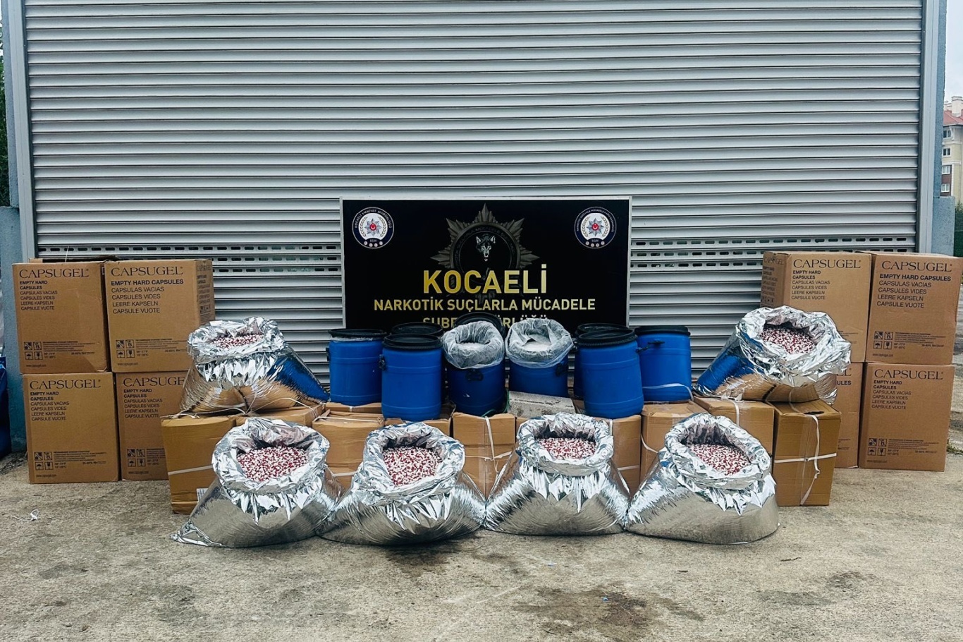 Kocaeli'de 1 ton 80 kilogram uyuşturucu ham maddesi ele geçirildi