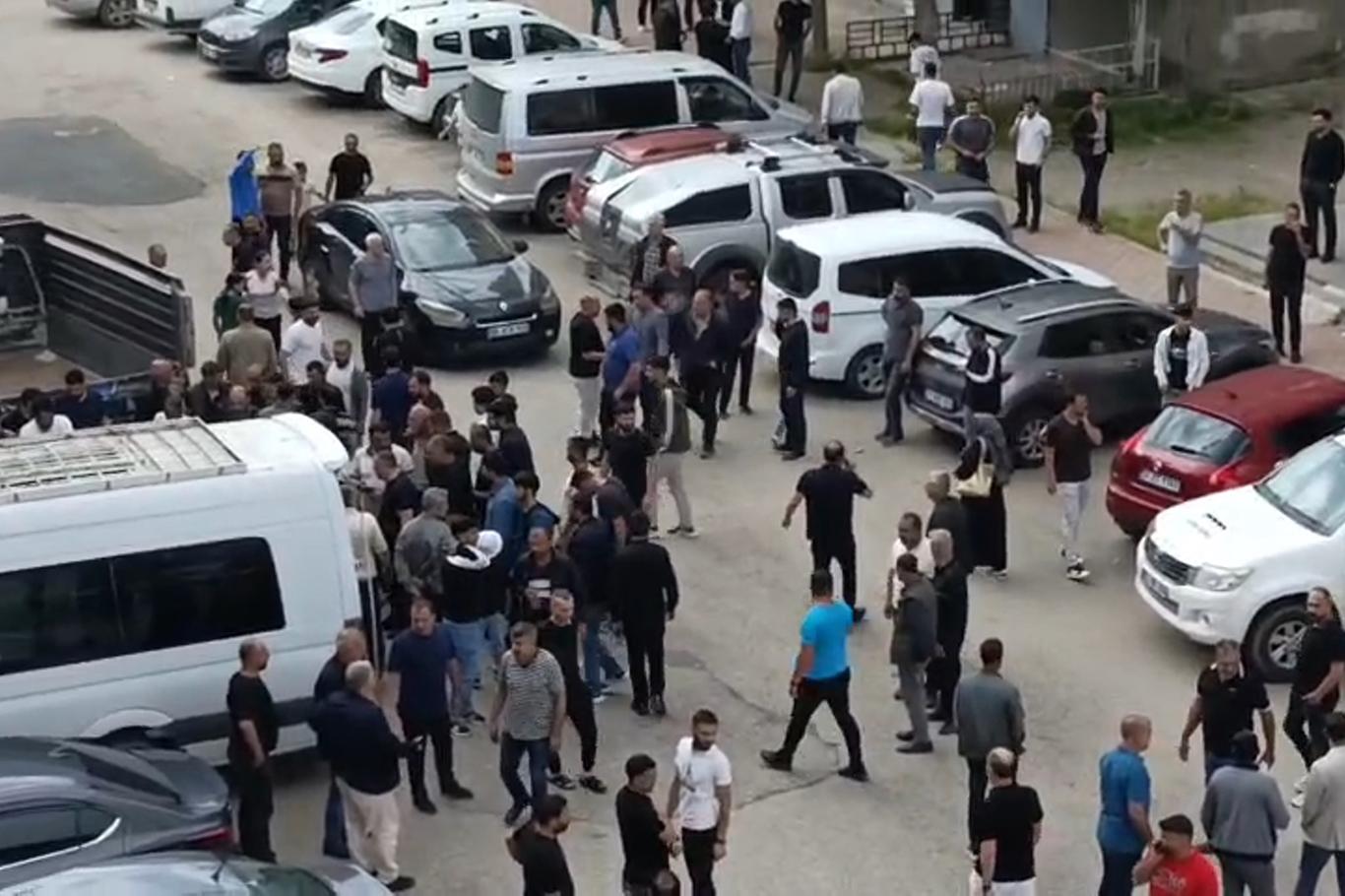 Diyarbakır'da silahlı saldırı: 2 yaralı