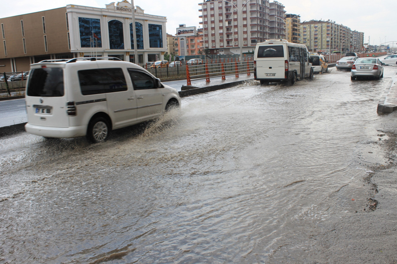 Meteorolojiden 15 il için kuvvetli yağış uyarısı