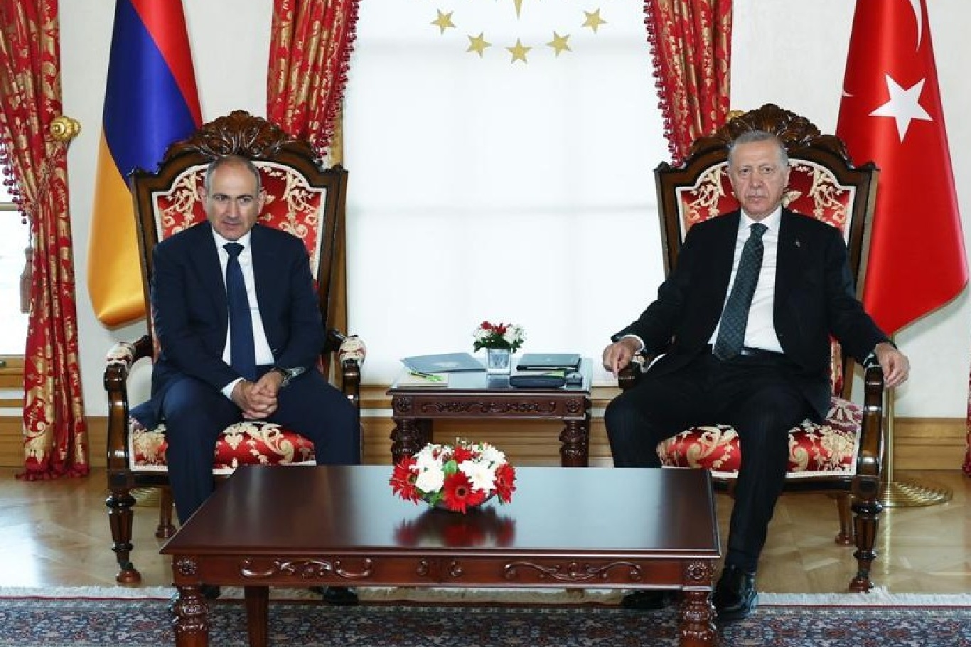 Cumhurbaşkanı Erdoğan, Ermenistan Başbakanı Paşinyan ile görüştü