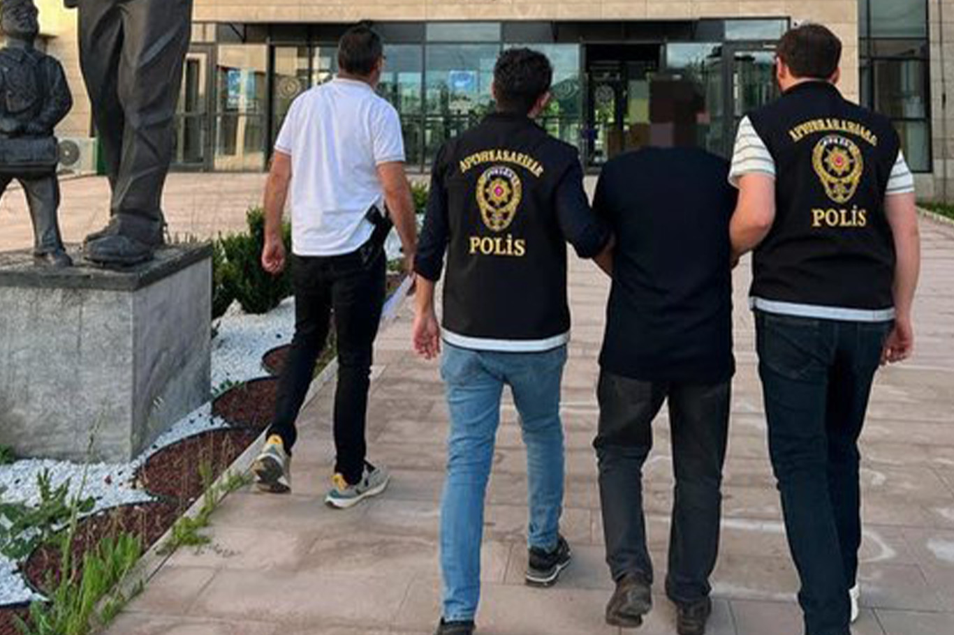 Kasten öldürme suçundan aranan hükümlü Afyonkarahisar'da yakalandı