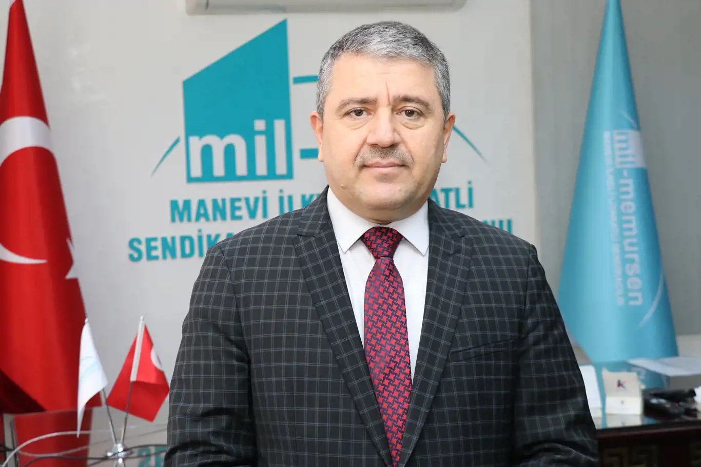 Mil-Diyanet Sen Genel Başkanı Gül: Milli heyecan başka, cami adabı başkadır