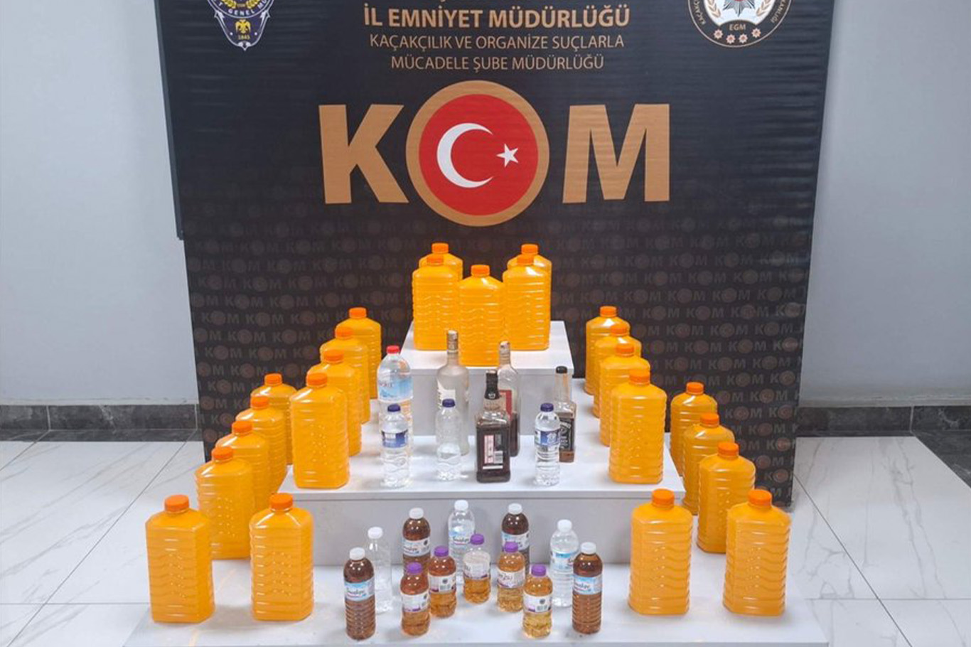 Uşak'ta metil alkol operasyonu: 3 şüpheli adliyeye sevk edildi