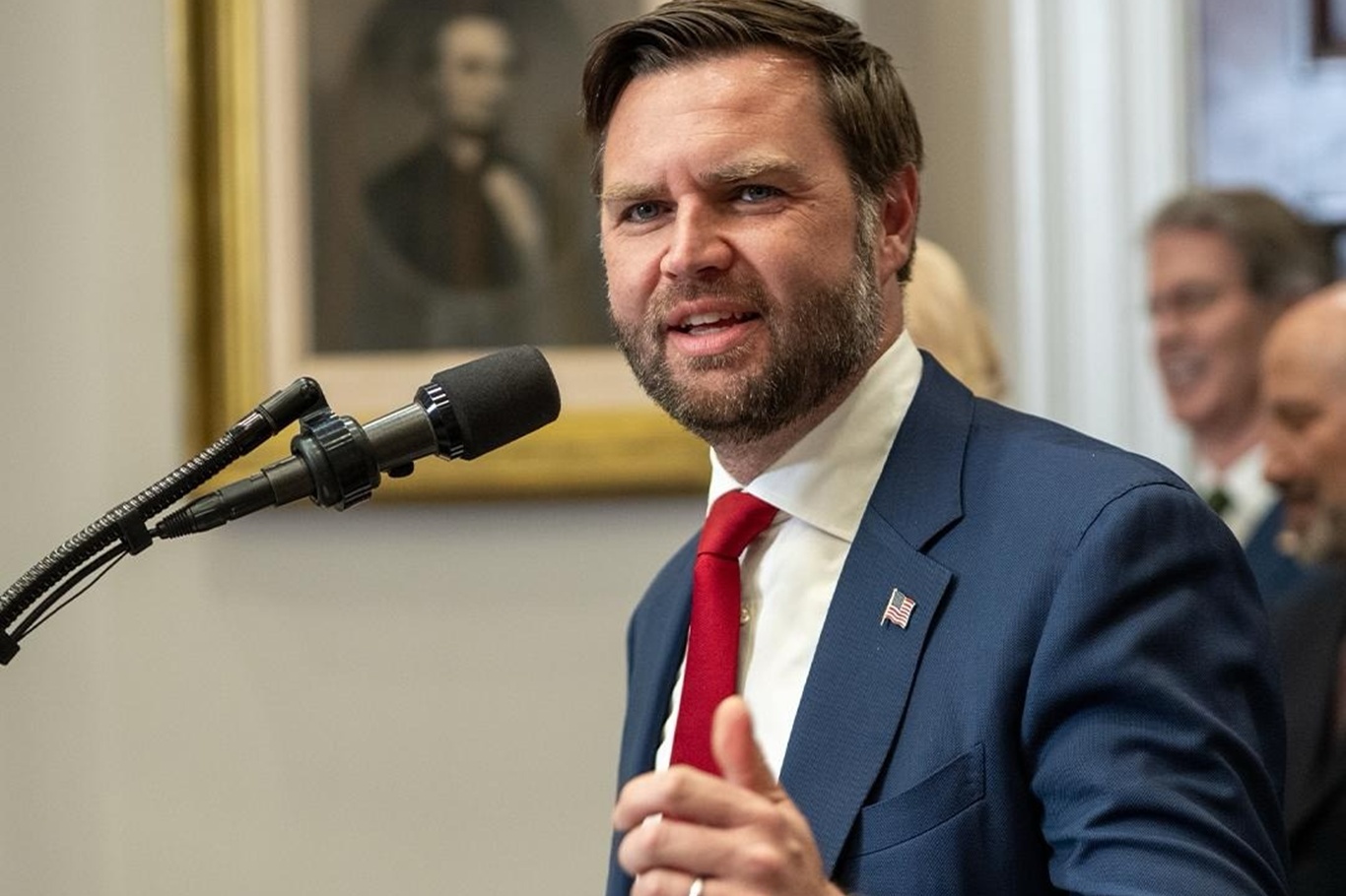 JD Vance: israil istese de istemese de İran'la nükleer anlaşma yapacağız