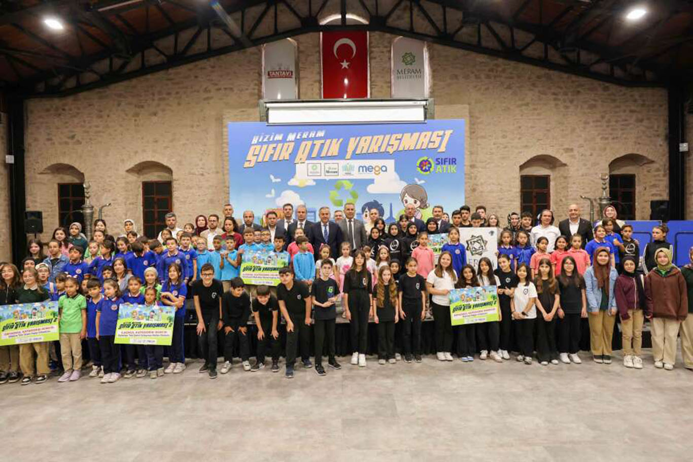 Sıfır atık yarışmasında öğrenciler yaklaşık 29 ton geri dönüştürülebilir atık topladı