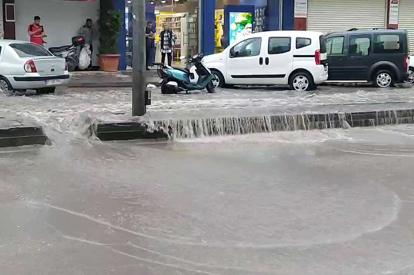 30 il için "sarı" uyarı: Kuvvetli yağışa dikkat