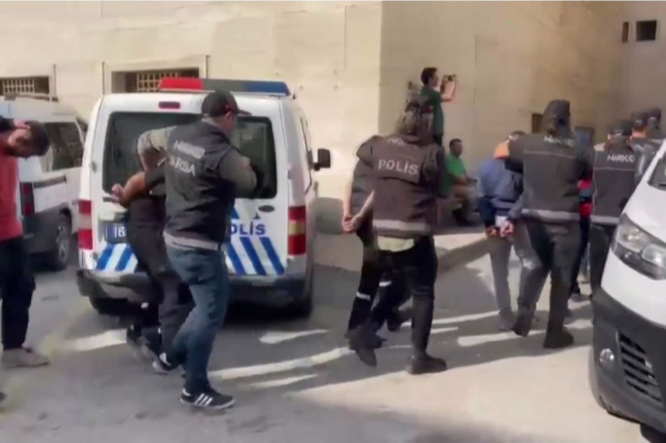 Bursa merkezli 5 ilde uyuşturucu operasyonunda 79 tutuklama