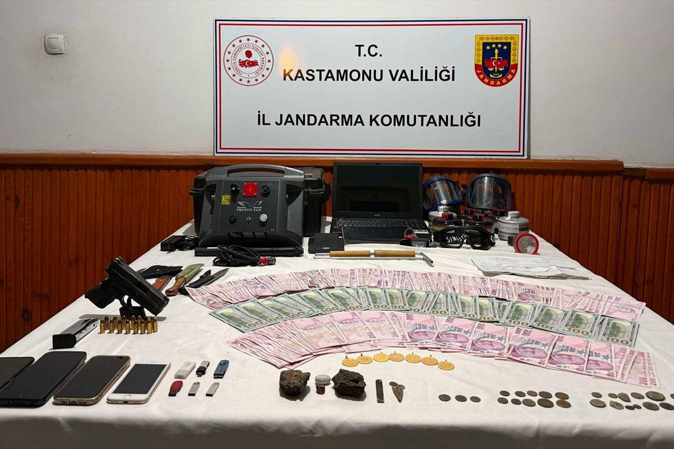 Kastamonu’da kaçakçılık operasyonlarında 13 şüpheli hakkında işlem başlatıldı