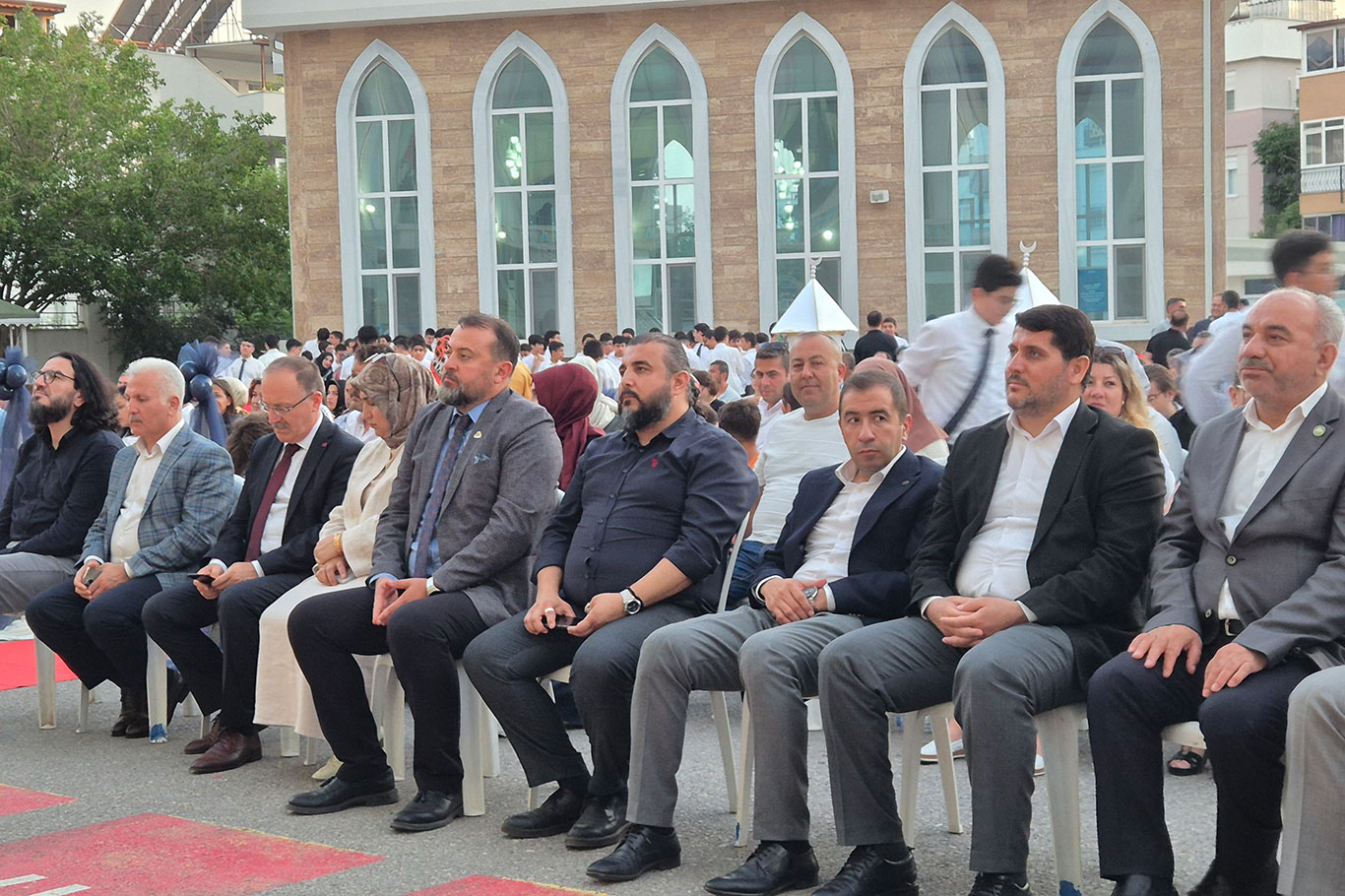 Antalya'da İmam Hatip öğrencilerinin mezuniyet heyecanı yaşandı