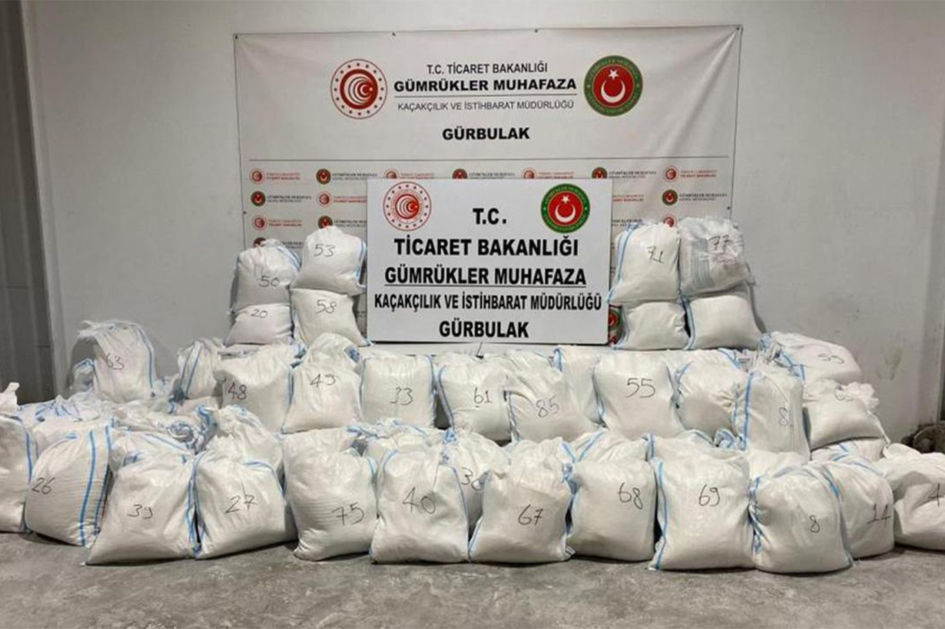Mersin ve Gürbulak'ta tonlarca uyuşturucu etken maddesi ele geçirildi