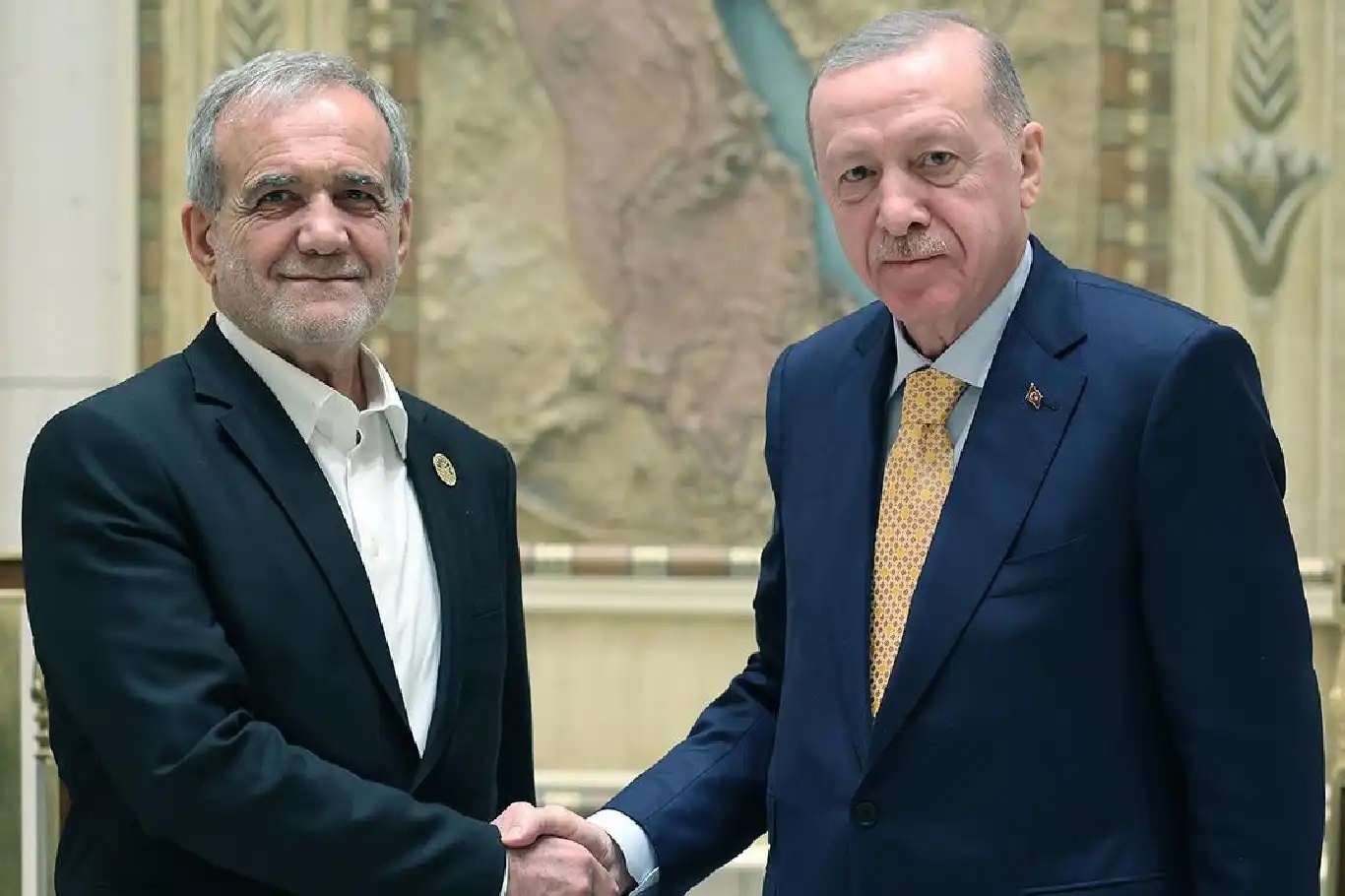 Cumhurbaşkanı Erdoğan, İran Cumhurbaşkanı Pezeşkiyan ile görüştü