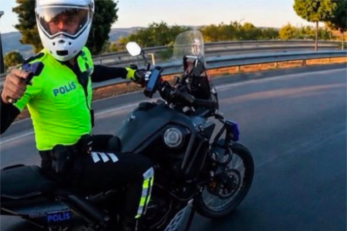 İzmir'de "dur" ihtarına uymayan motosiklet sürücüsüne 394 bin lira ceza