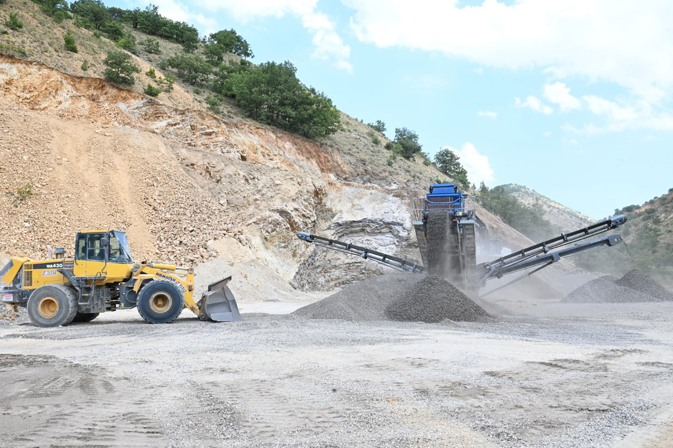 Malatya'da mobil konkasörler kırsal altyapı çalışmalarında kullanılıyor