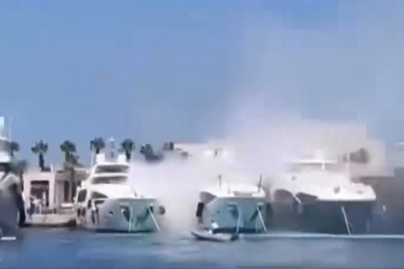 Muğla'da marinaya demirli lastik botta patlama: Bir yaralı