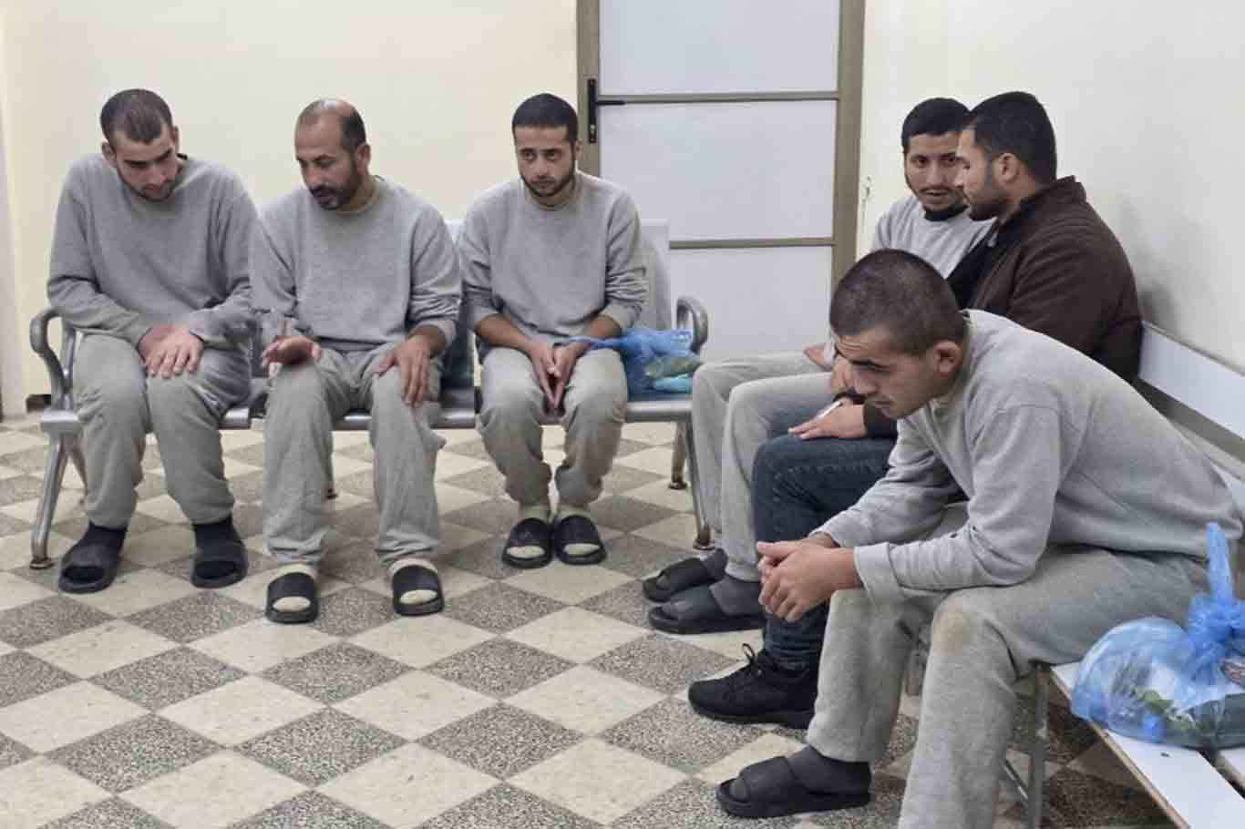 Gazzeli 15 esir serbest bırakıldı: Siyonist rejim cezaevlerindeki işkenceler sürüyor