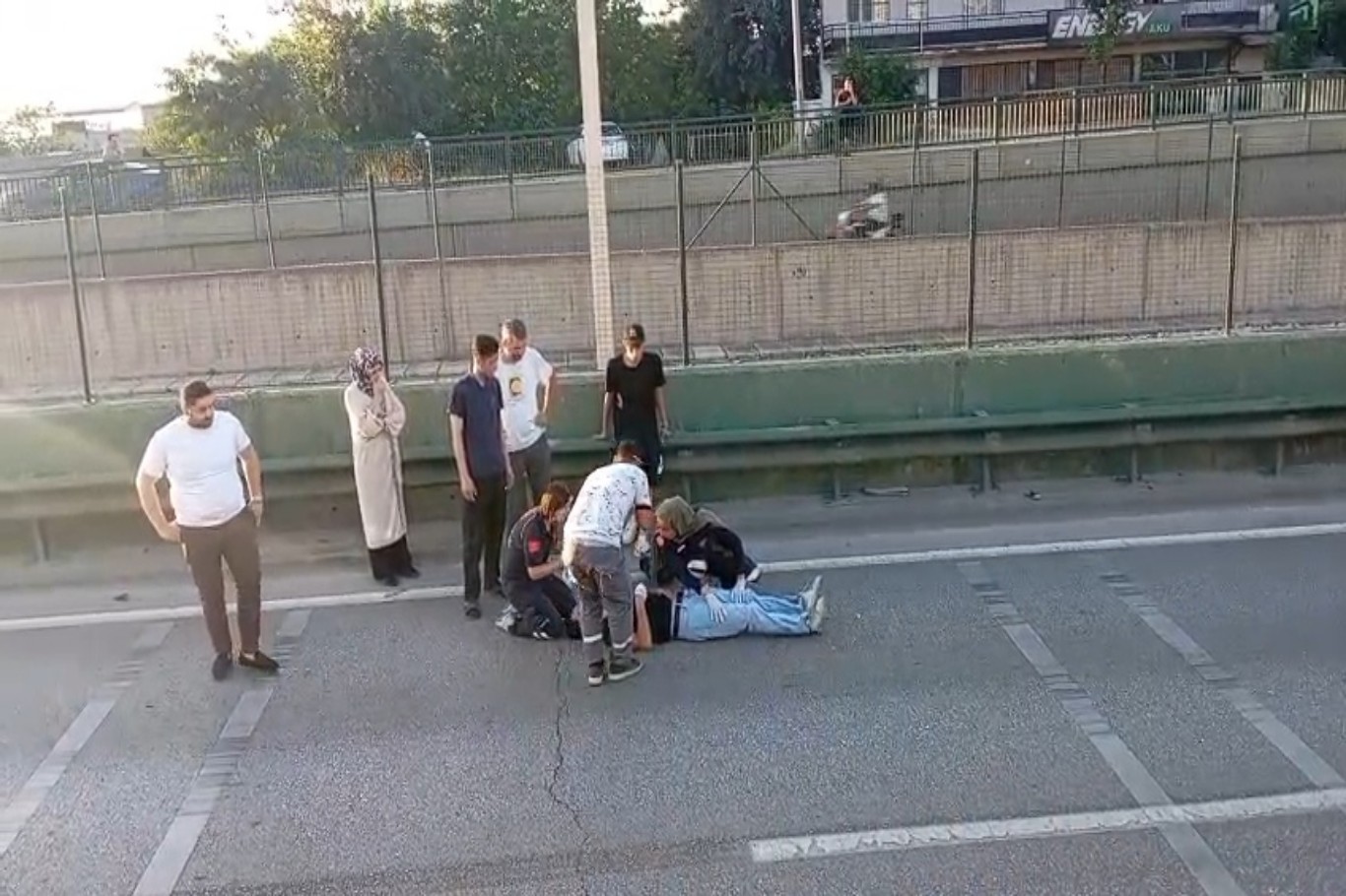 Bursa'da taksi ile motosiklet çarpıştı: Bir yaralı