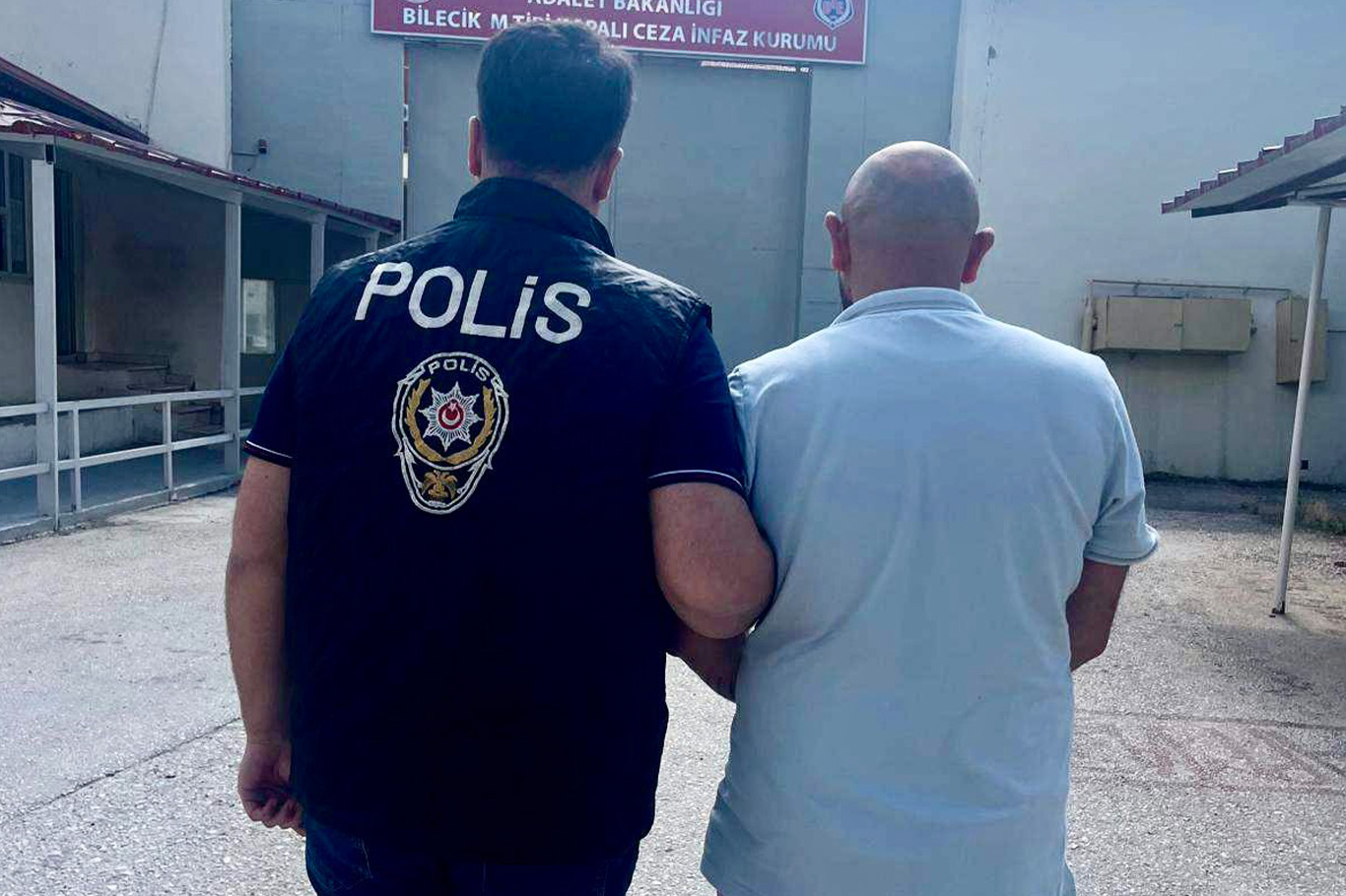 Metruk bina denetiminde aranan hükümlü yakalandı