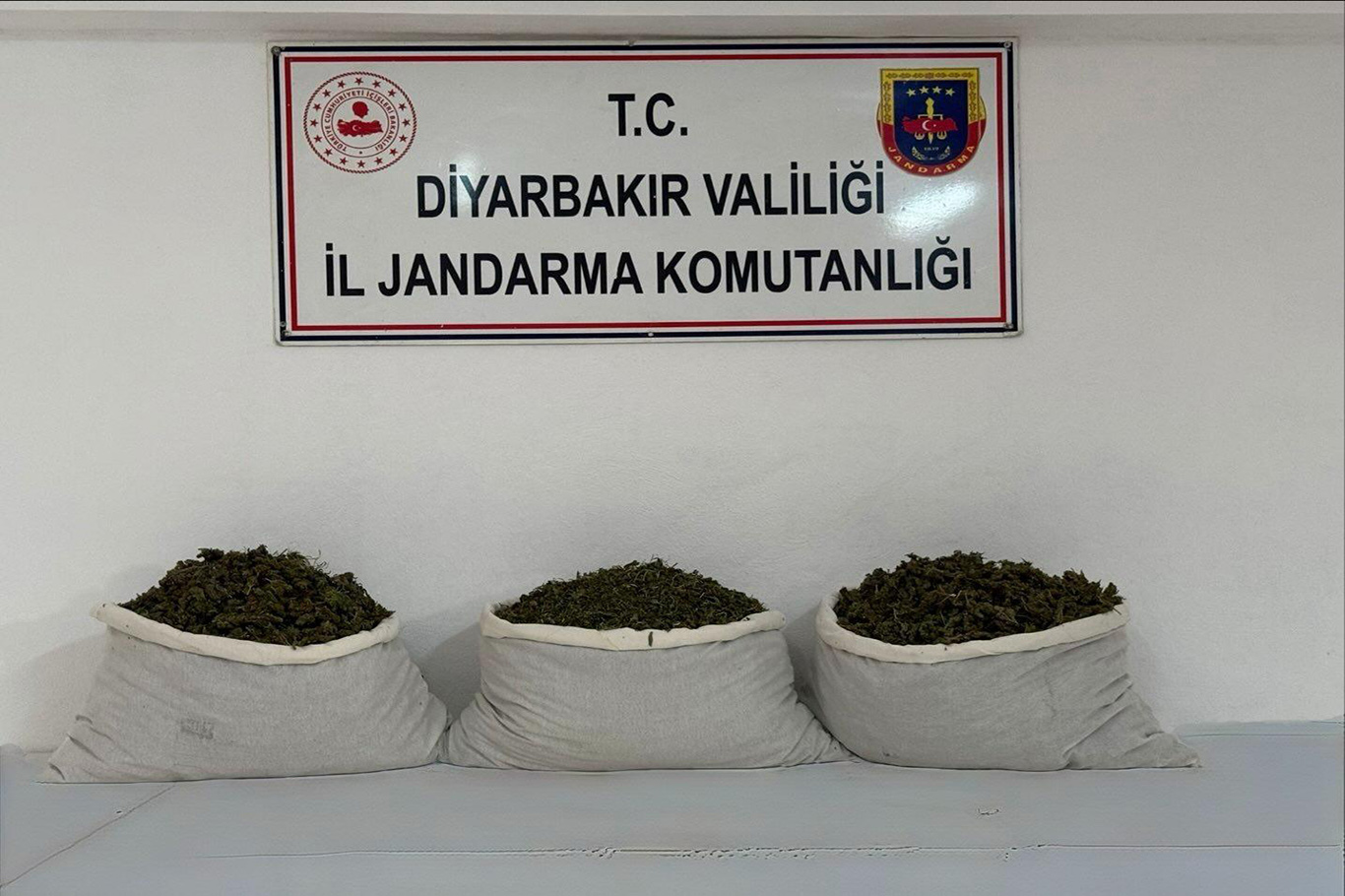 Diyarbakır'da 107 kilogram uyuşturucu ele geçirildi