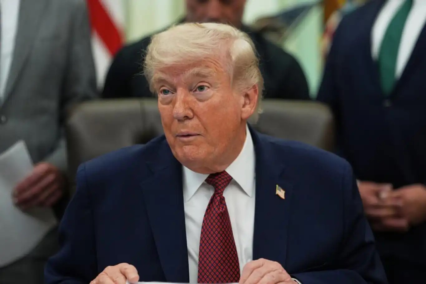 Trump, Hürmüz Boğazı'nı ele geçireceklerini iddia etti