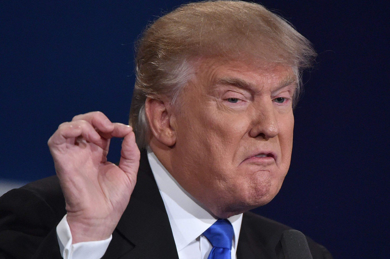 Trump: İran masaya oturmazsa enerji santrallerini ve köprülerini yıkacağız