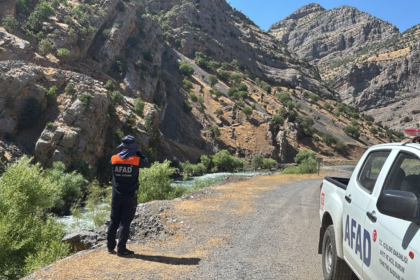 Habur-2 Çayı'nda kaybolan genci arama çalışmaları sınır ötesine taşındı