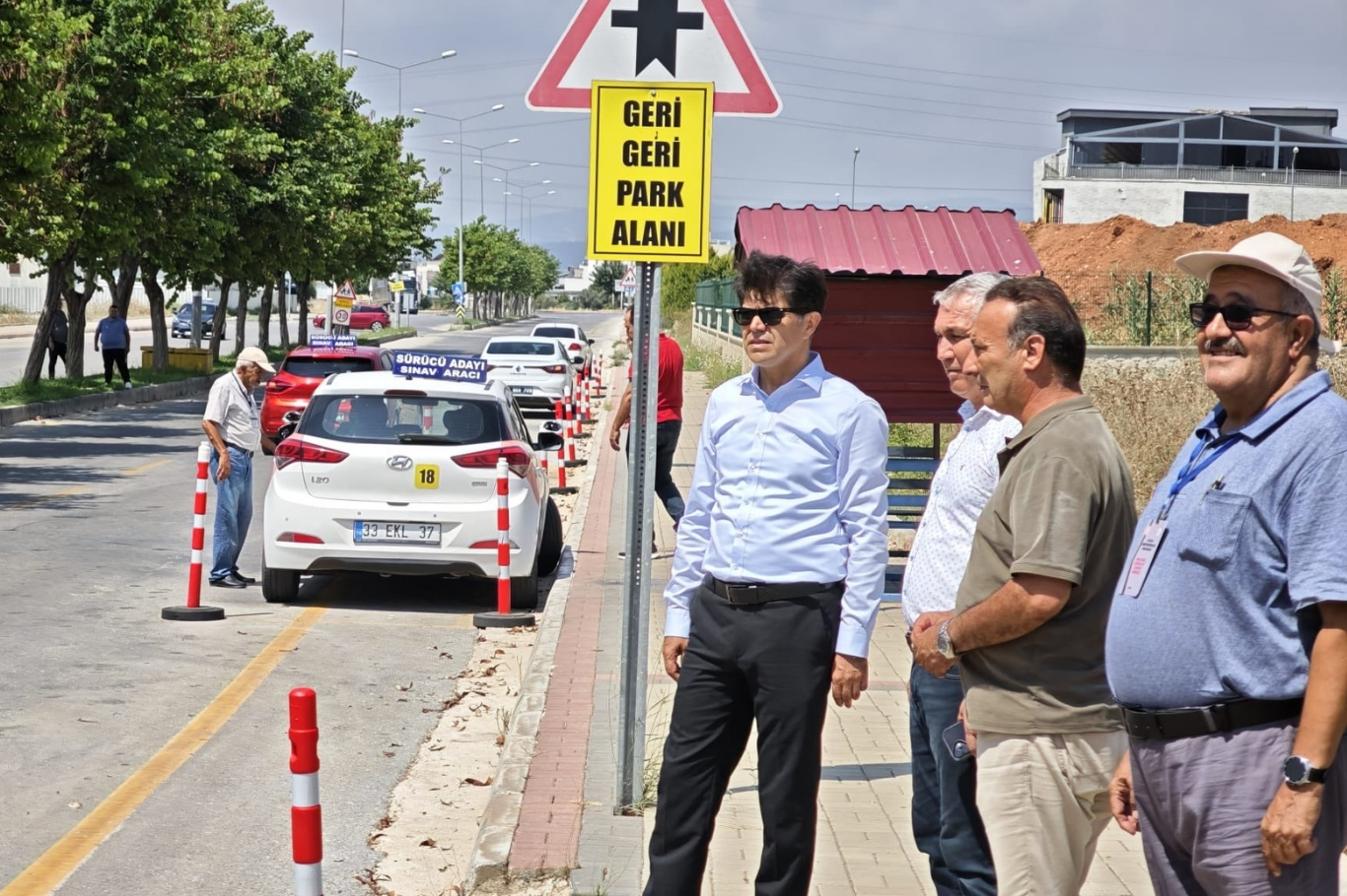 İl Milli Eğitim Müdürü Özdemirci, sürücü adaylarının sınavını yerinde inceledi