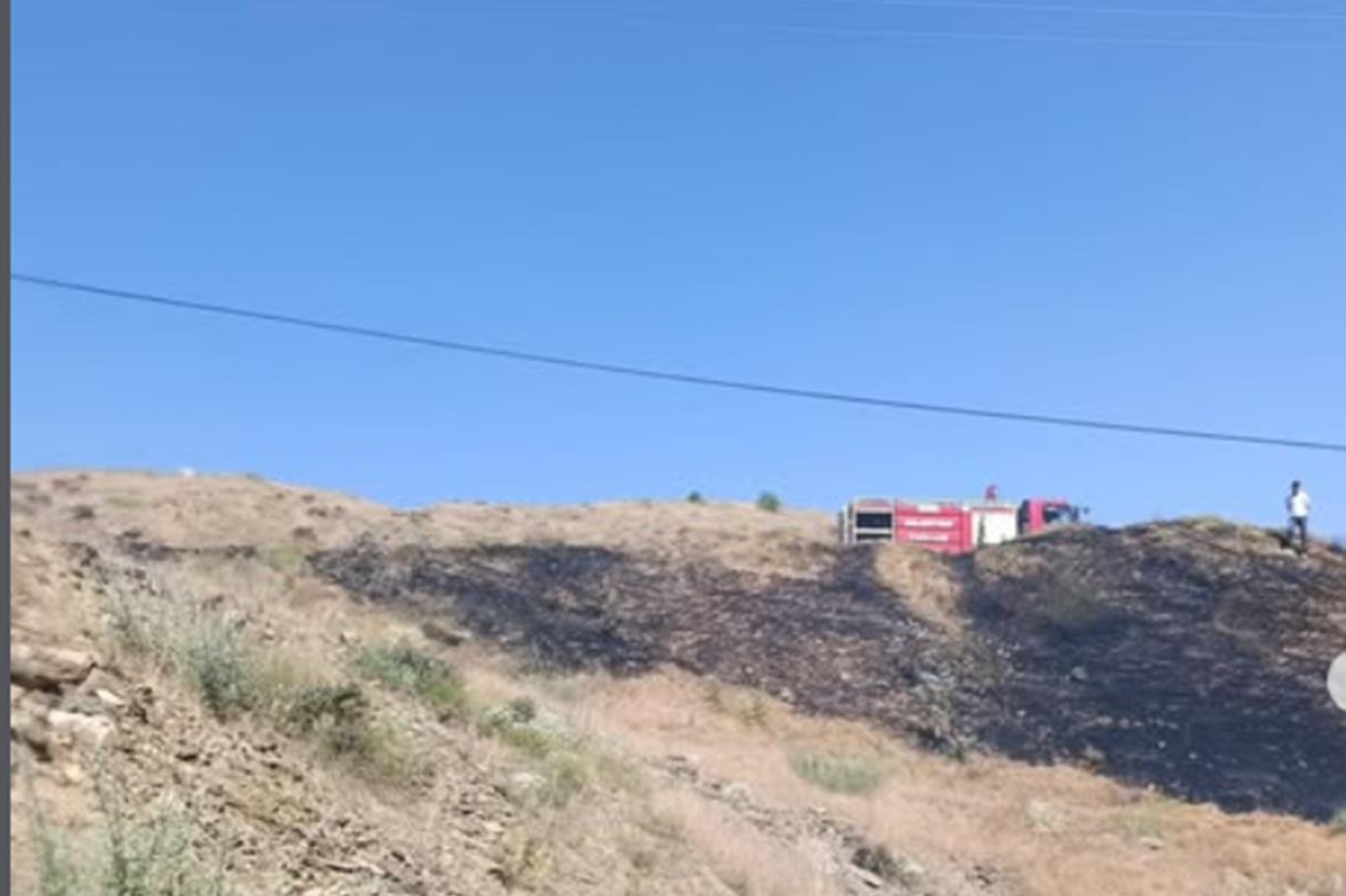 Bingöl'de çıkan anız yangını itfaiye ekiplerince söndürüldü