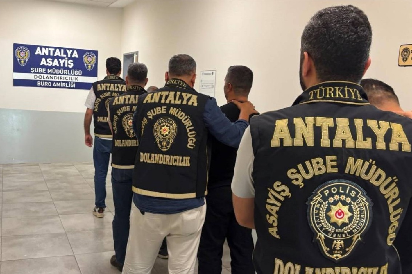 Antalya'da son bir haftada aranan 658 kişi yakalandı