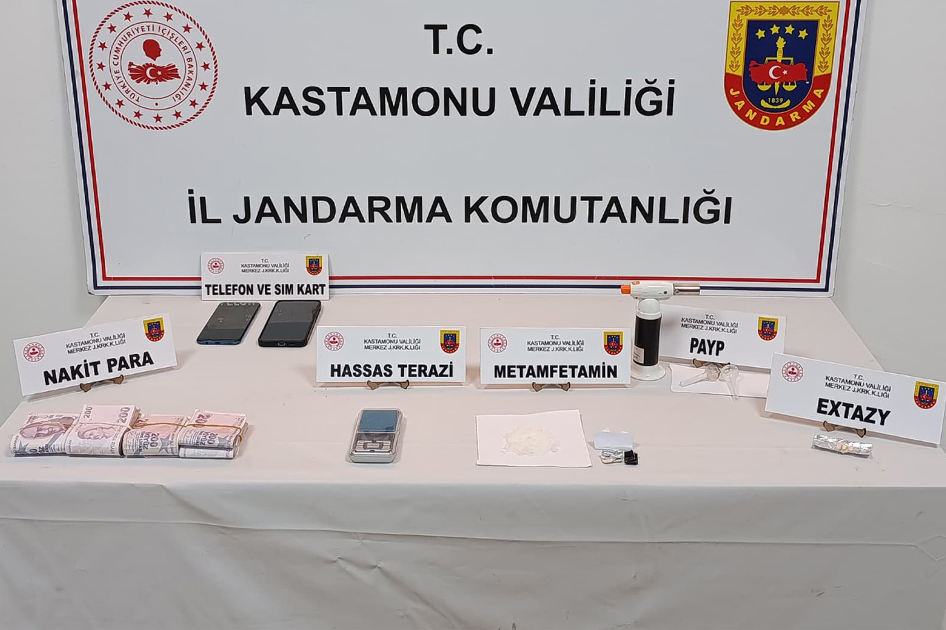 Kastamonu'da uyuşturucu operasyonu: 5 şüpheli hakkında adli işlem