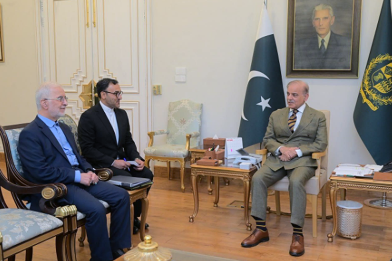 Pakistan Başbakanı Şerif, İran İçişleri Bakanı Mumini ile bölgesel gelişmeleri görüştü