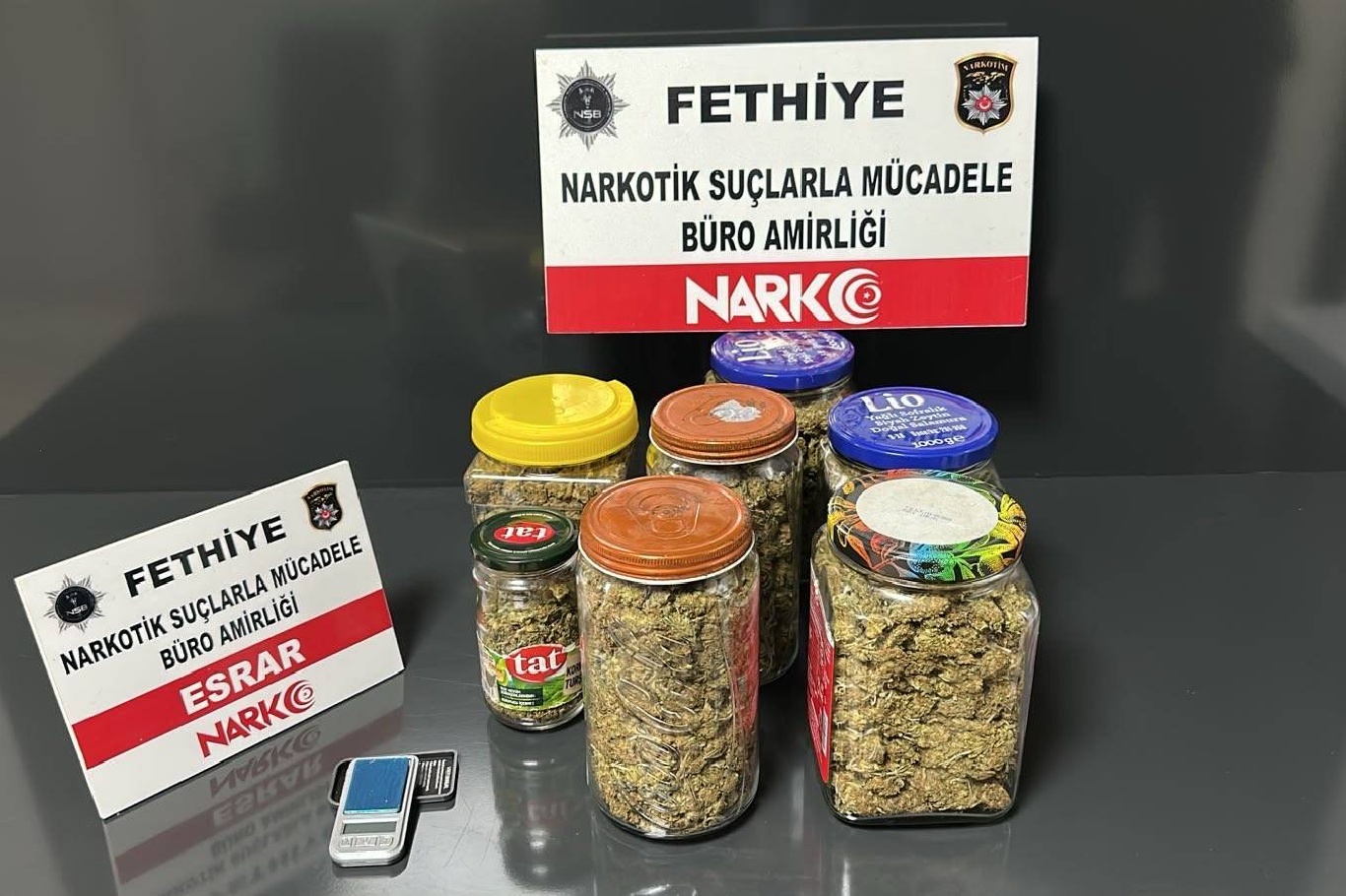 Muğla'da 1 kilogram esrar ele geçirildi. Bir tutuklama
