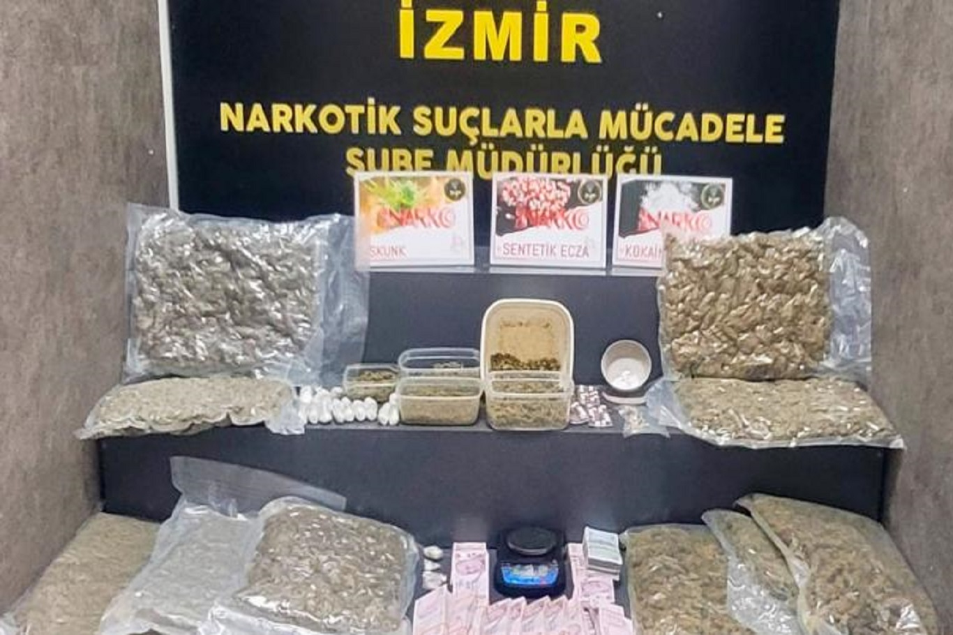 İzmir'de uyuşturucu operasyonu: Çok miktarda madde ele geçirildi, bir kişi tutuklandı