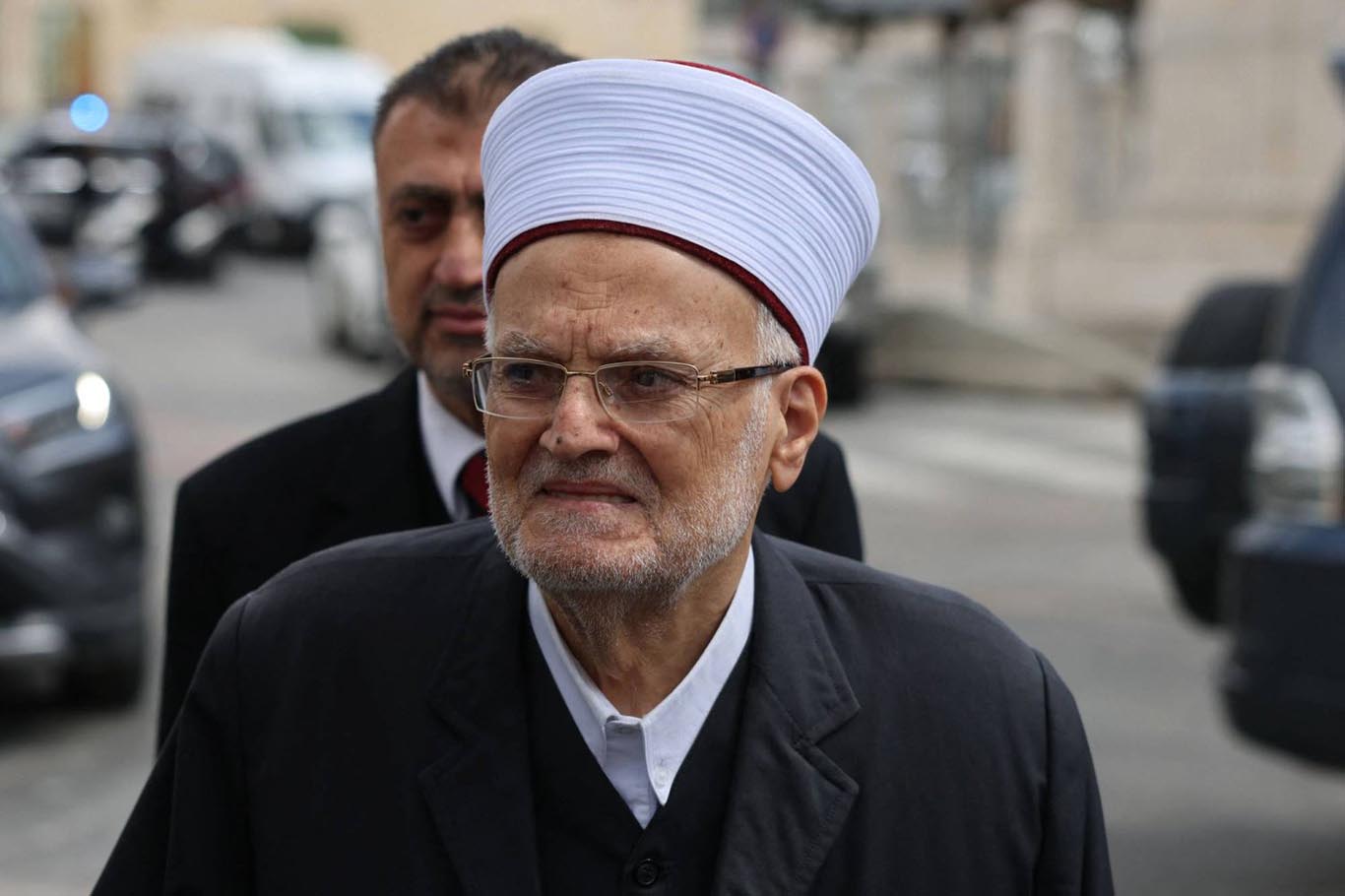 Şeyh İkrime Sabri: İşgalciler Yahudi bayramlarını Mescid-i Aksa'daki ihlalleri artırmak için kullanıyor