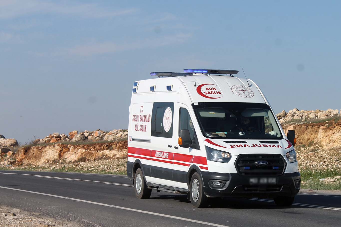 Manisa'da midibüs ile panelvan çarpıştı: Bir ölü, 10 yaralı