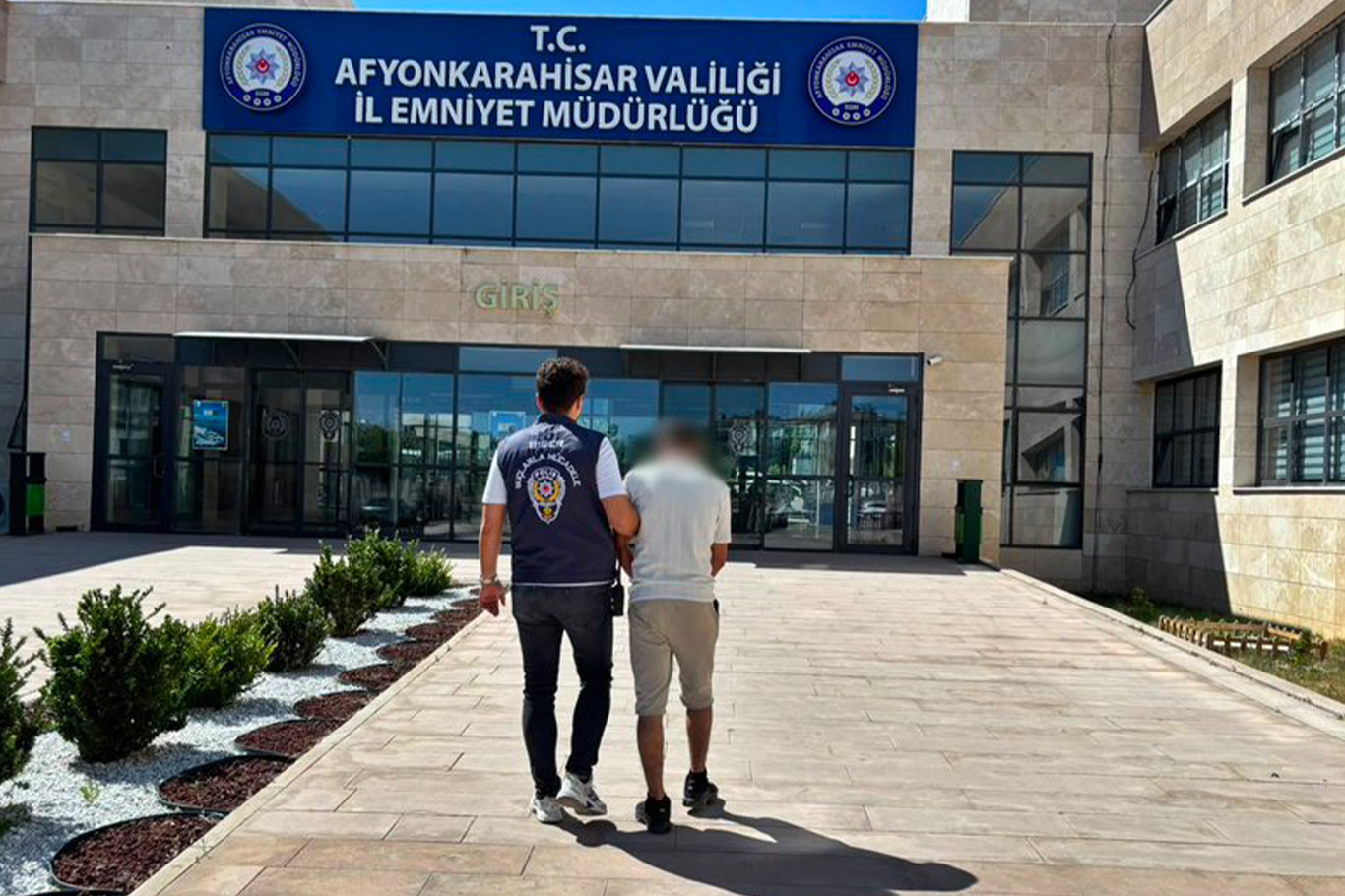 Afyonkarahisar'da dolandırıcılıktan aranan hükümlü yakalandı