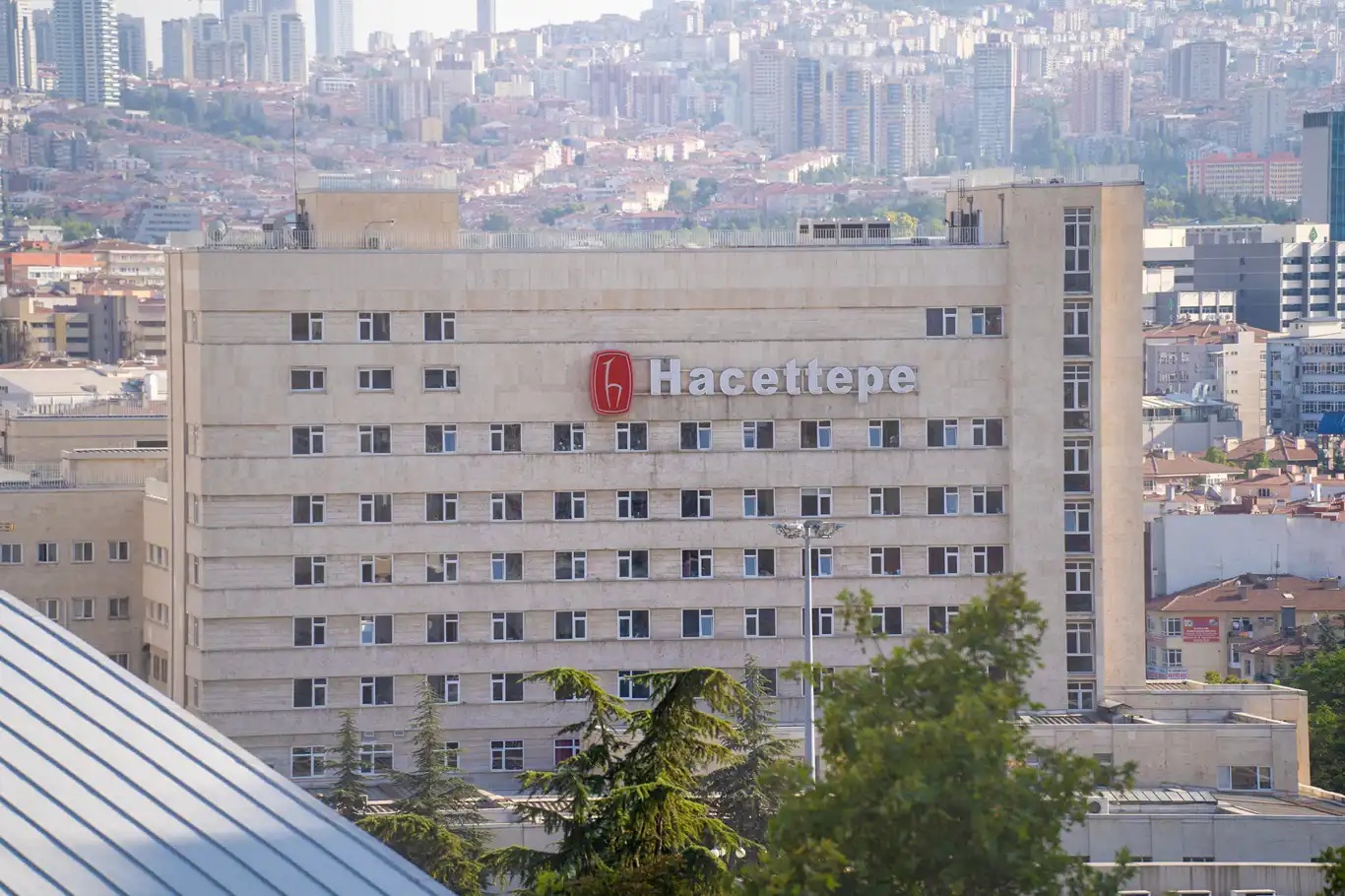 Anne karnında ilk kapalı operasyon