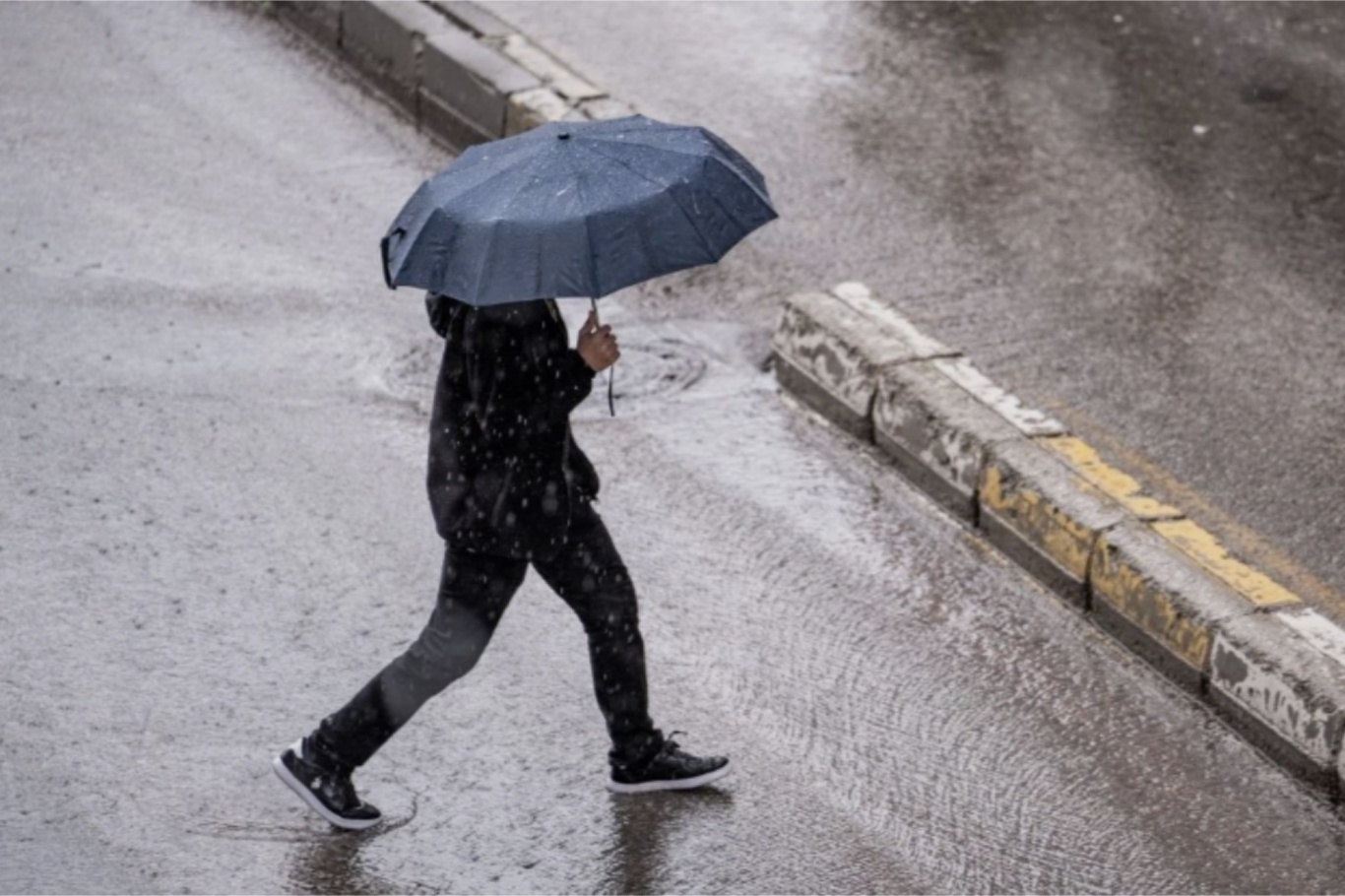 Meteoroloji'den İzmir için sağanak yağış uyarısı