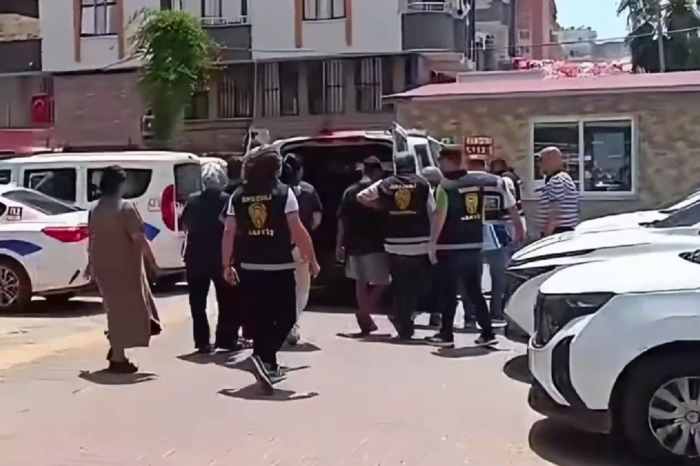 Mersin'deki Kızkalesi'ndeki hırsızlık operasyonlarında 12 şüpheli yakalandı